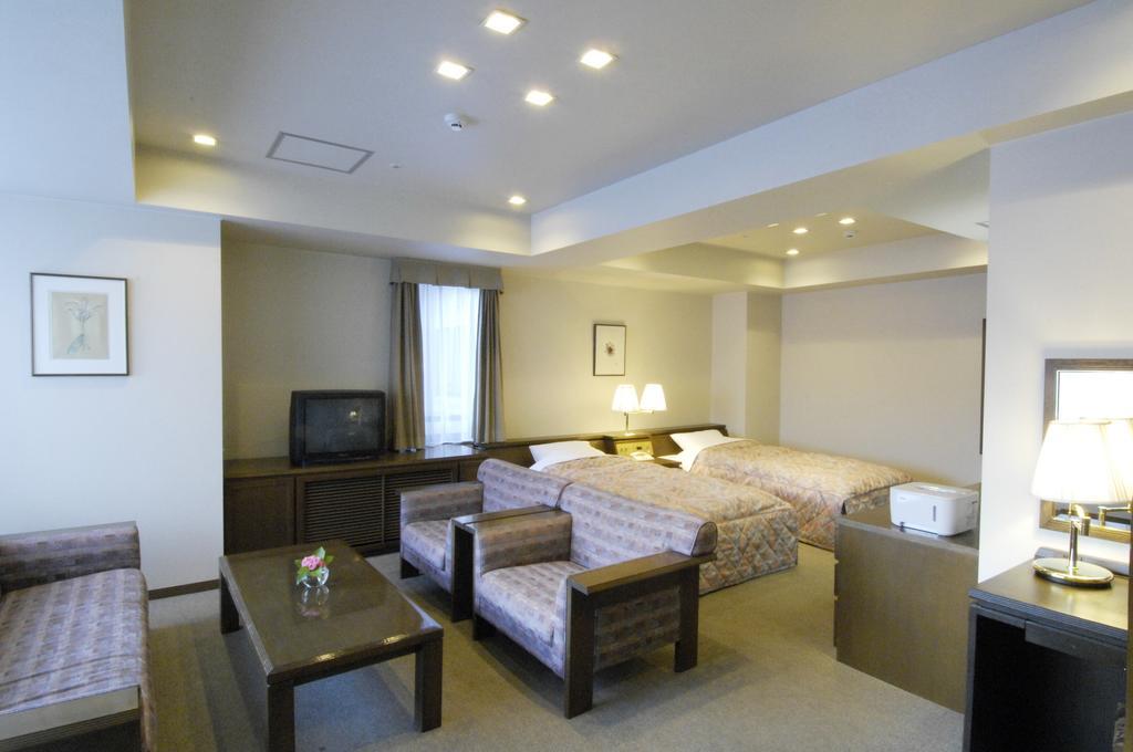 Karuizawakurabu Hotel 1130 Hewitt Resort Цумаґой Екстер'єр фото