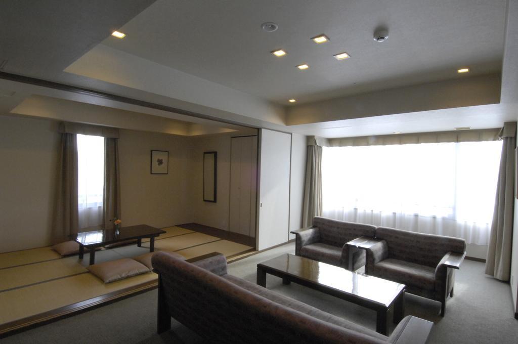 Karuizawakurabu Hotel 1130 Hewitt Resort Цумаґой Екстер'єр фото