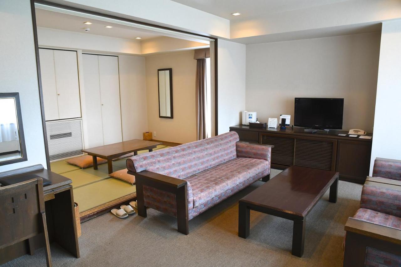 Karuizawakurabu Hotel 1130 Hewitt Resort Цумаґой Екстер'єр фото